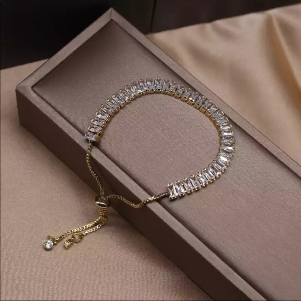 New Elegant Luxury White Crystal Cubic Zircon Bracelet